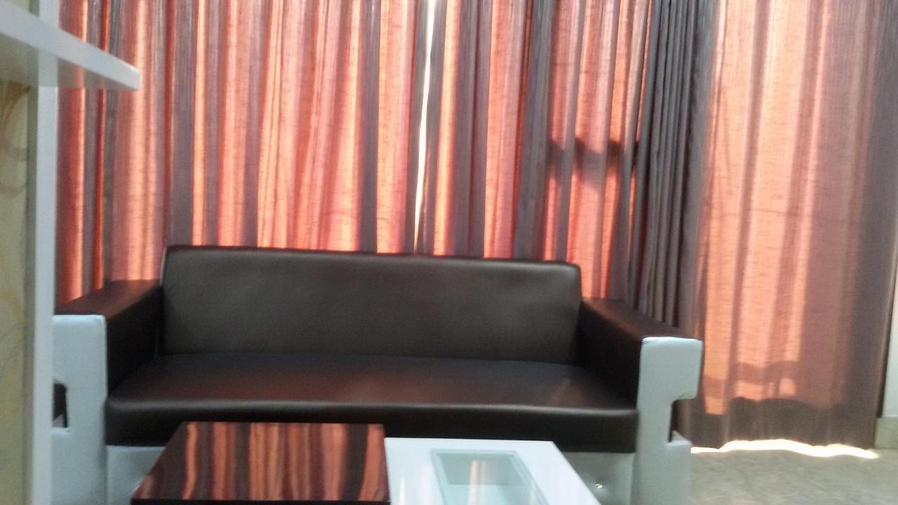 Hotel Royal International Ню Делхи Екстериор снимка
