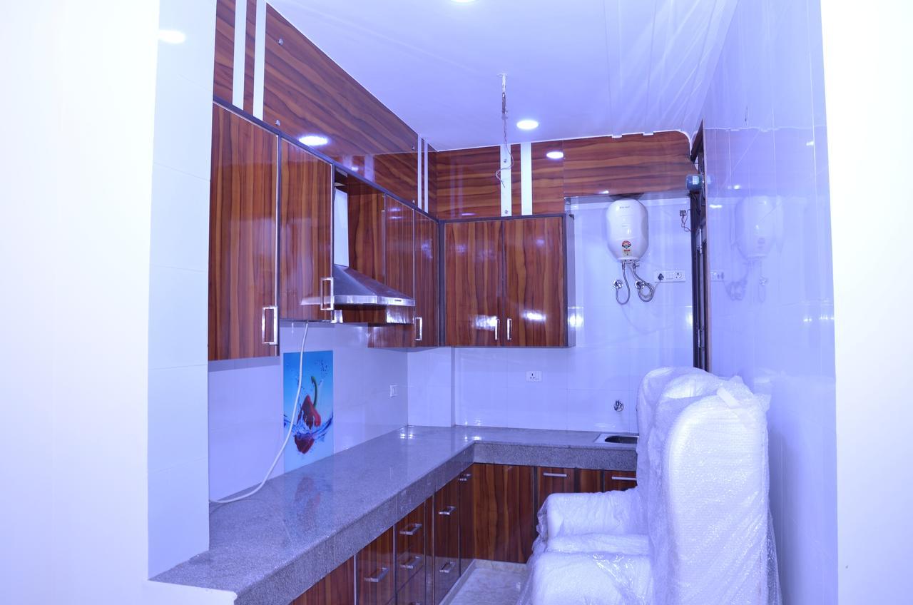 Hotel Royal International Ню Делхи Екстериор снимка