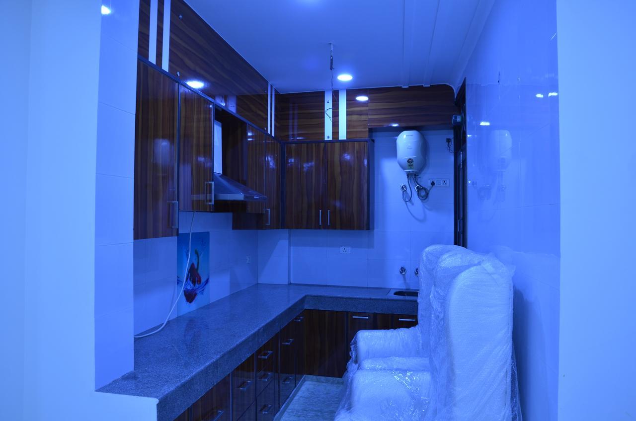 Hotel Royal International Ню Делхи Екстериор снимка