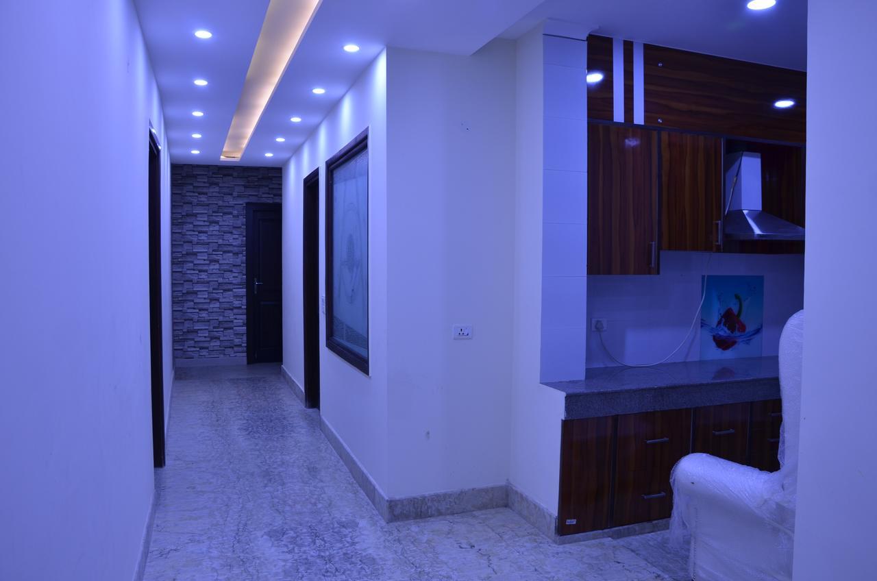 Hotel Royal International Ню Делхи Екстериор снимка
