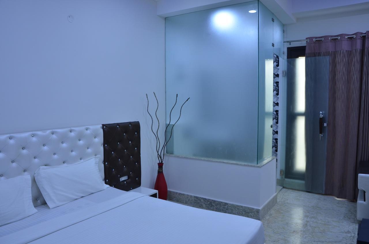 Hotel Royal International Ню Делхи Екстериор снимка